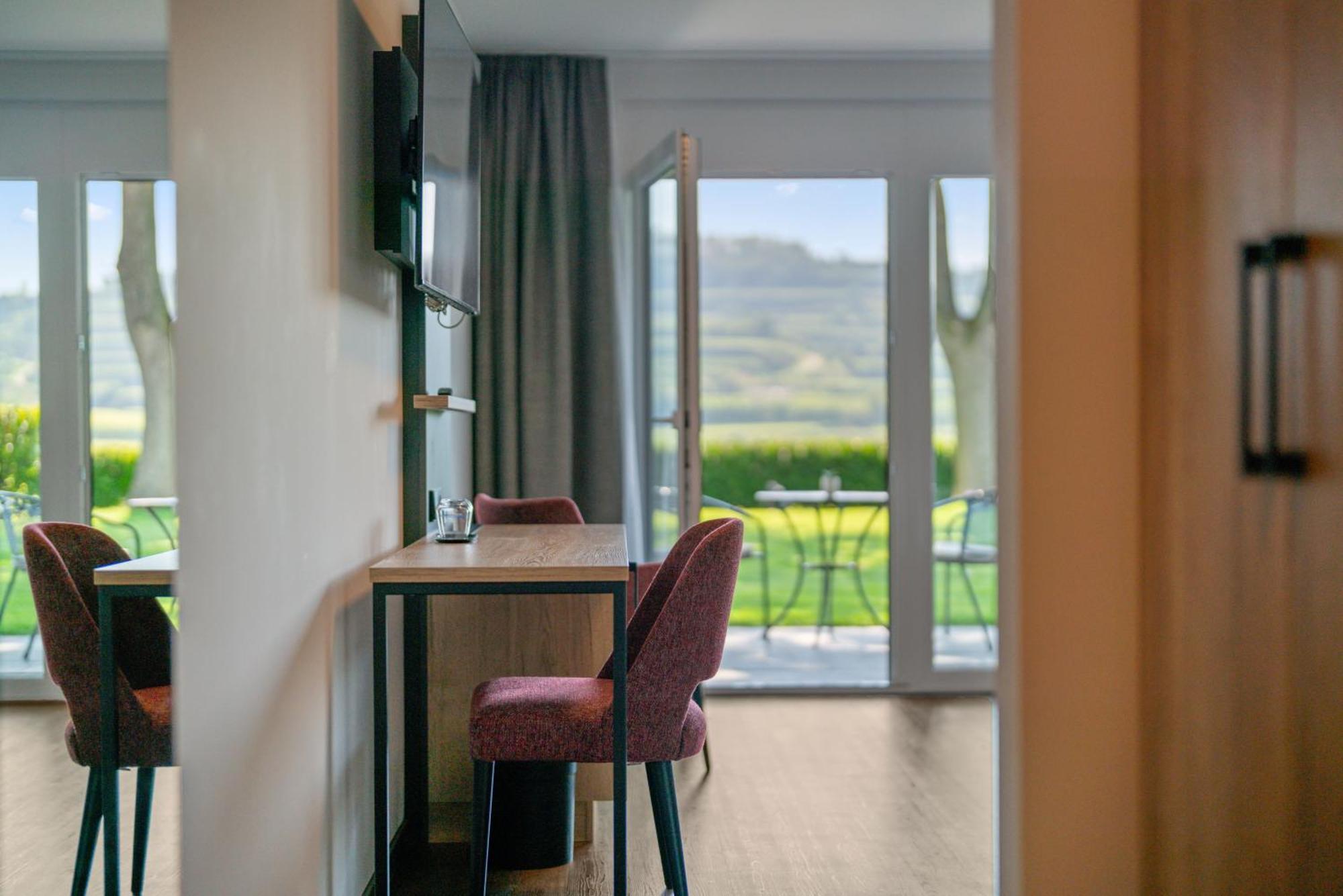 Koepfers Steinbuck Hotel Bischoffingen Exterior photo