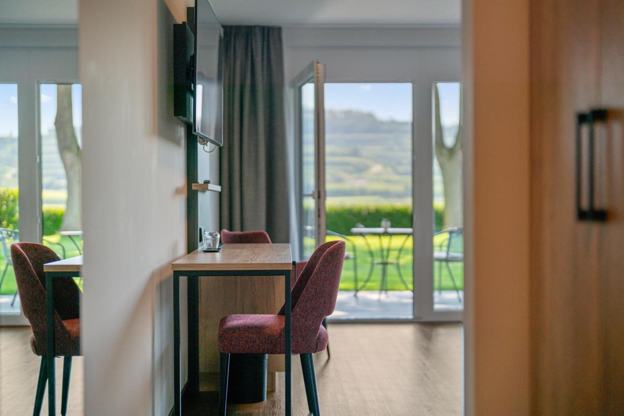 Koepfers Steinbuck Hotel Bischoffingen Exterior photo